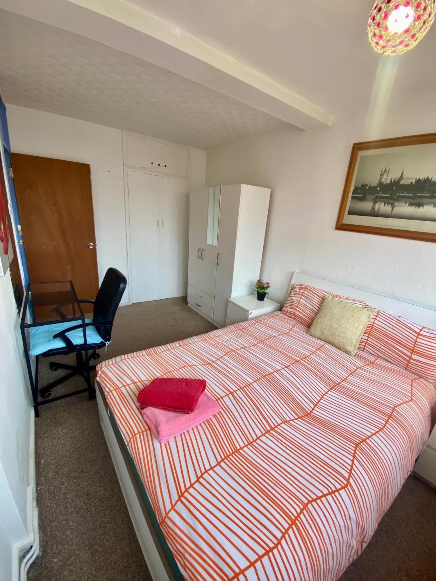 Cosy 3 Bed Apt, Old Truman Brewery! Brick Lane, London, E1 외부 사진